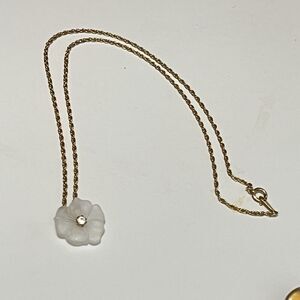 White Flower Rhinestone Gold Necklace‎ 8” Length Floral Dainty Minimal